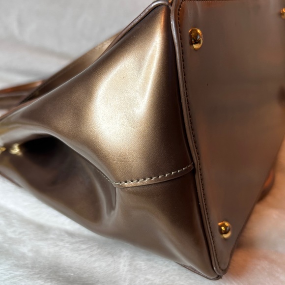 Lauren Ralph Lauren Newbury double zip satchel in metallic - Picture 13 of 14